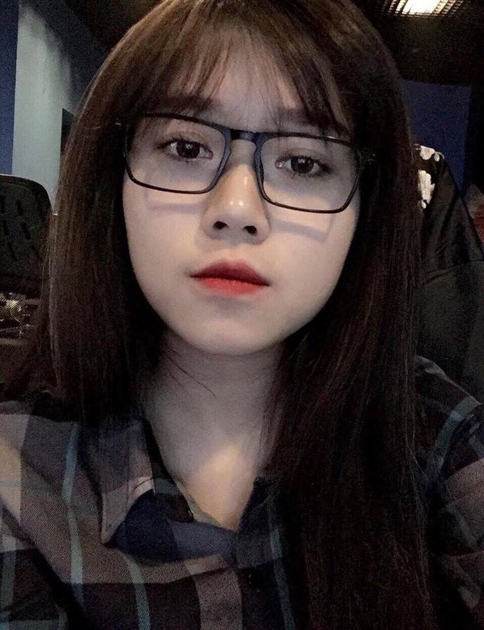 Tìm hot girl ở đâu xa khi giới streamer cũng có những cô nàng xinh hết phần người khác